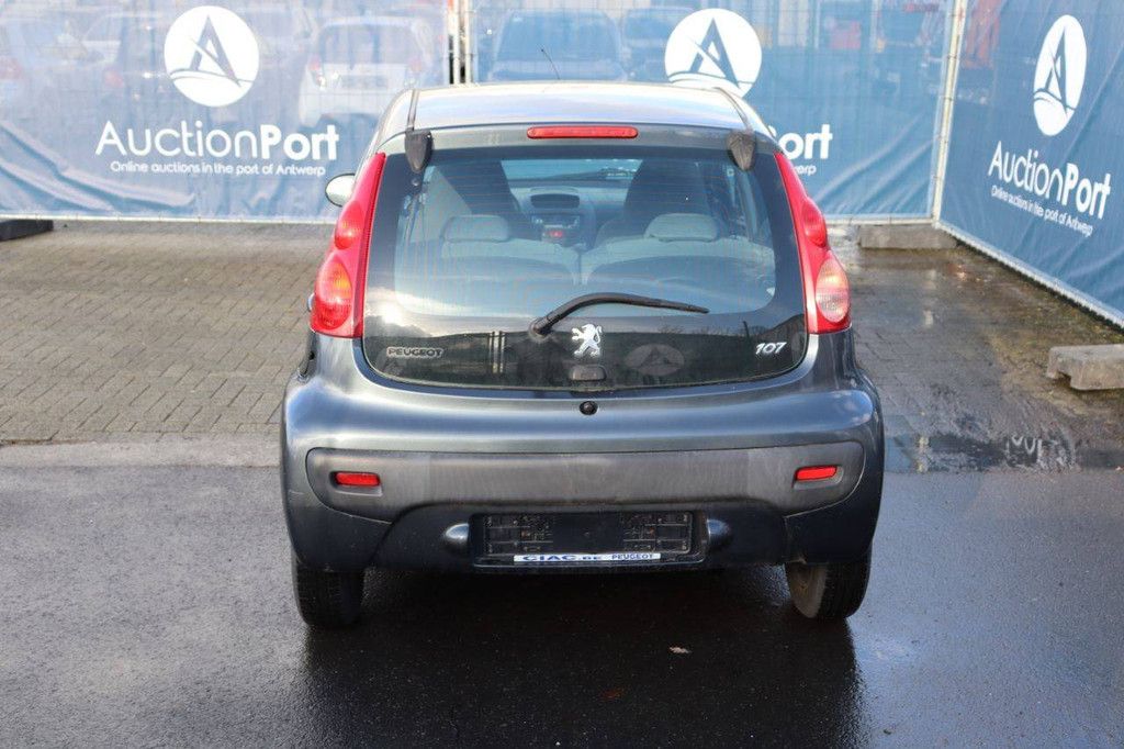 Pkw Peugeot 107 Benzin 68 PS 2006 (Margin)