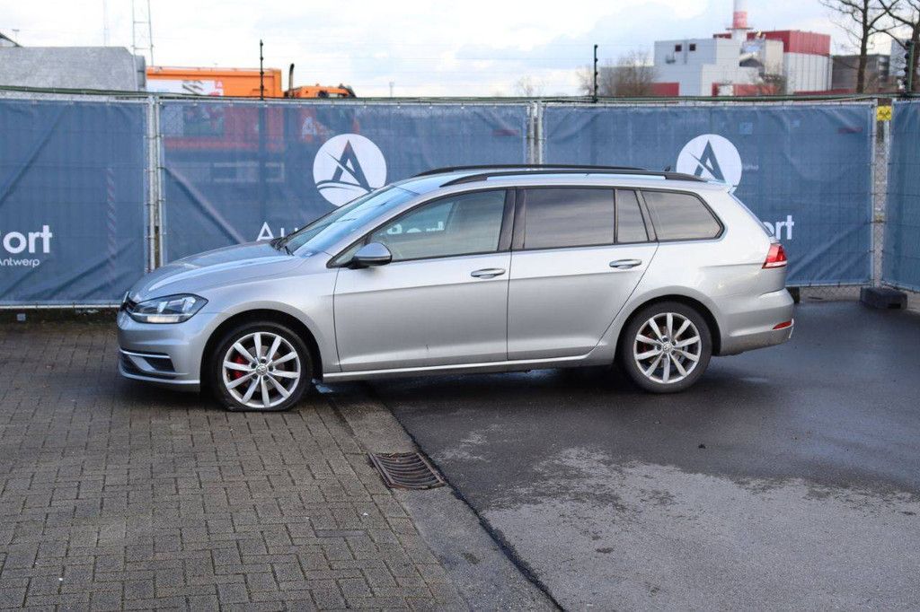 Passenger car Volkswagen Golf Petrol 150 hp (Margin)
