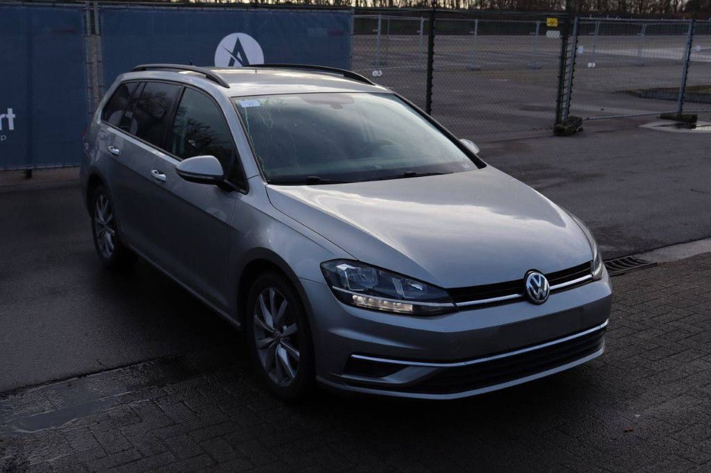 Passenger car Volkswagen Golf Petrol 150 hp (Margin)