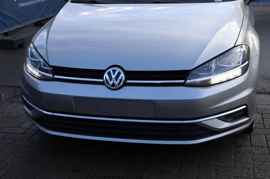 Passenger car Volkswagen Golf Petrol 150 hp (Margin)