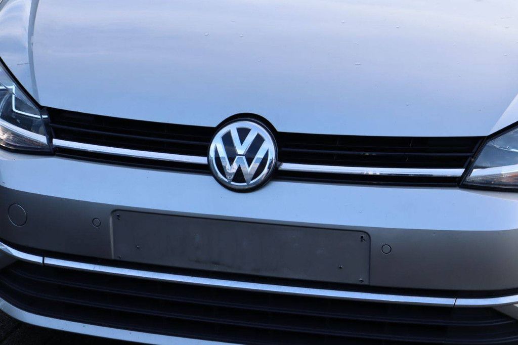 Passenger car Volkswagen Golf Petrol 150 hp (Margin)