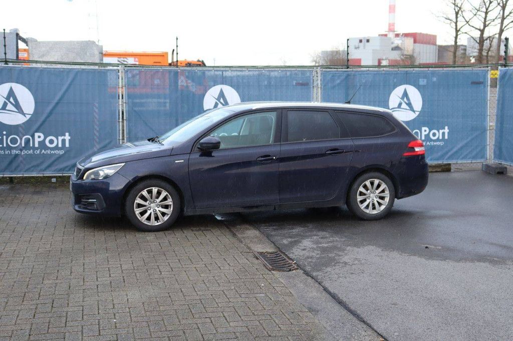 Pkw Peugeot 308 Benzin 110 PS 2016 (Margin)