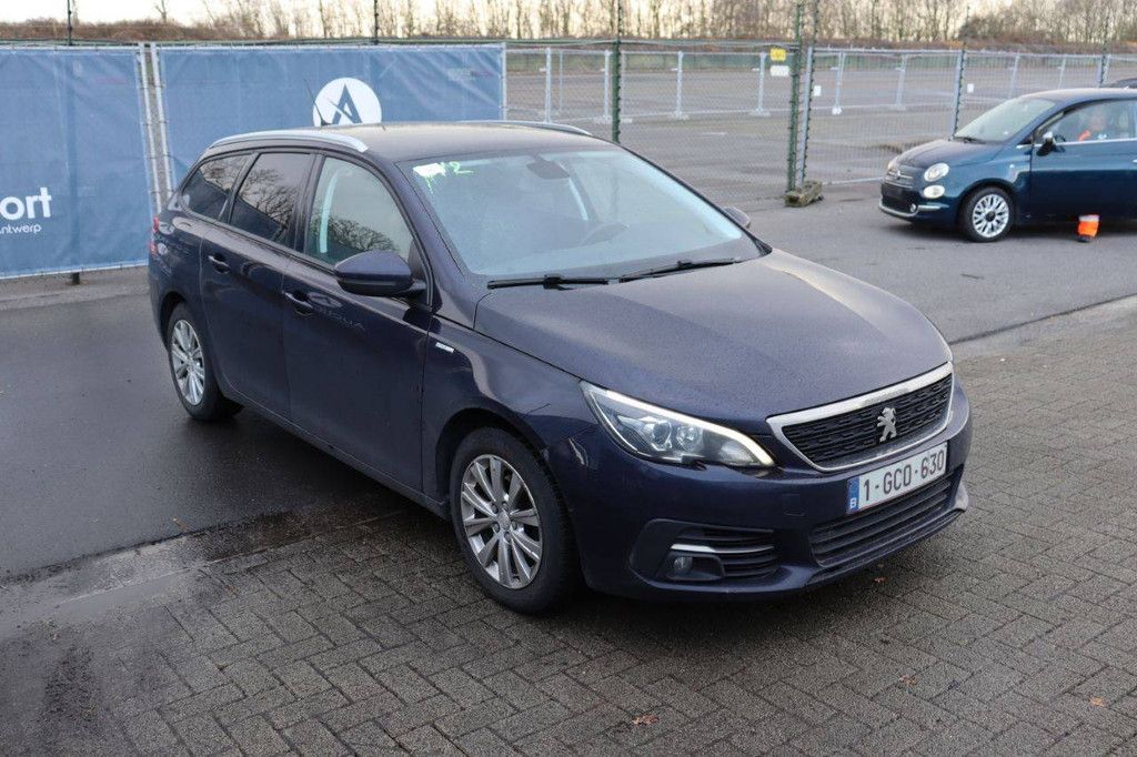 Pkw Peugeot 308 Benzin 110 PS 2016 (Margin)