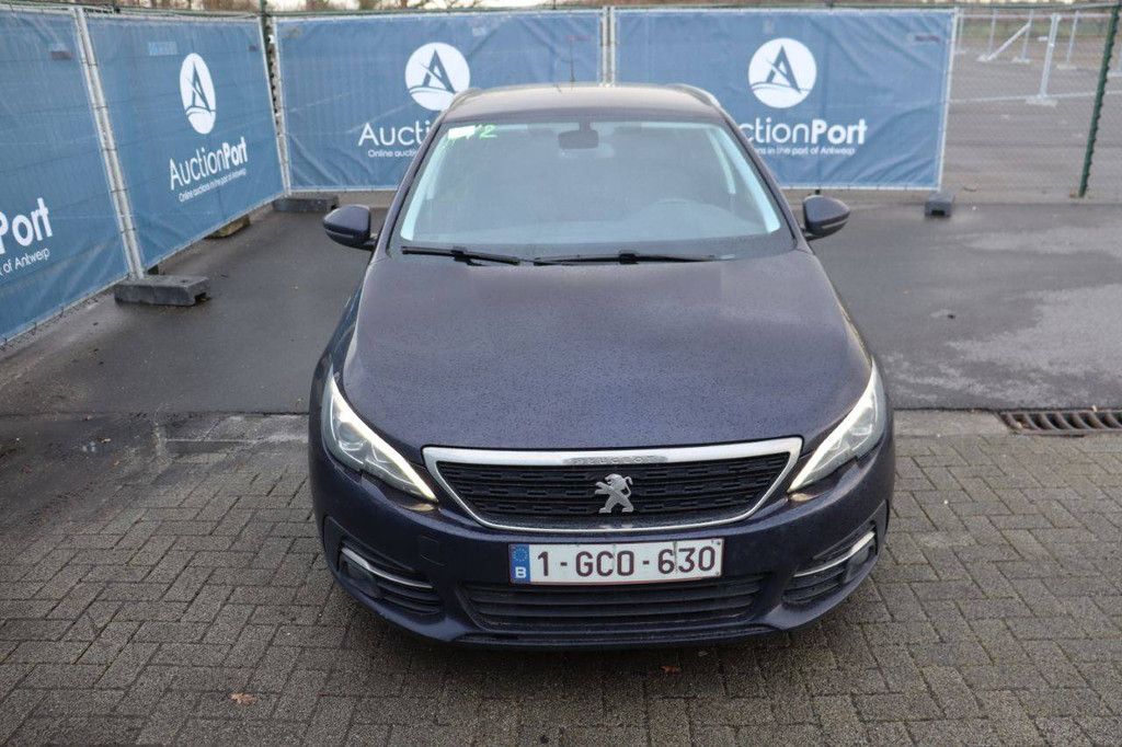 Pkw Peugeot 308 Benzin 110 PS 2016 (Margin)