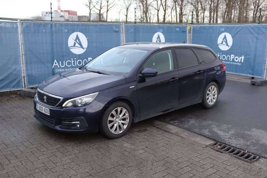 Pkw Peugeot 308 Benzin 110 PS 2016 (Margin)