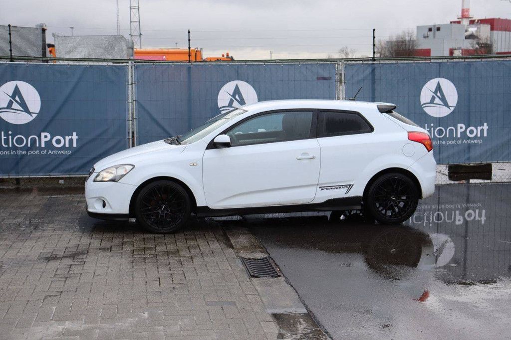 Pkw Kia Ceed Diesel 90 PS 2010 (Marge)