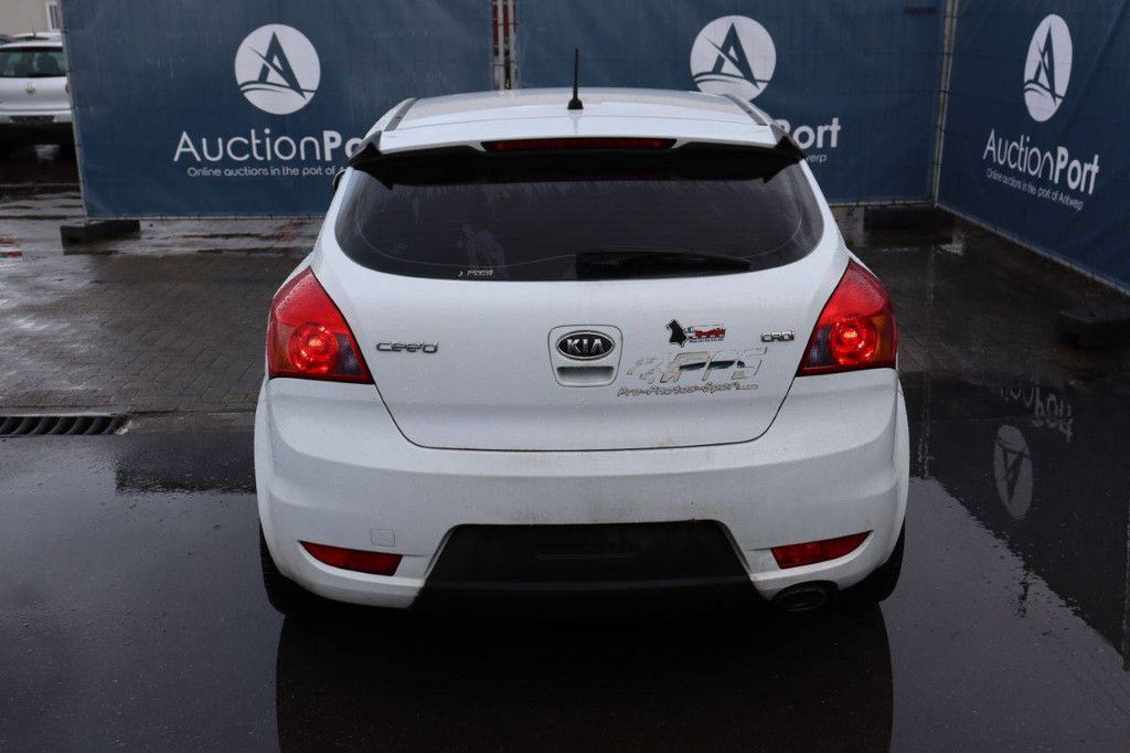 Pkw Kia Ceed Diesel 90 PS 2010 (Marge)