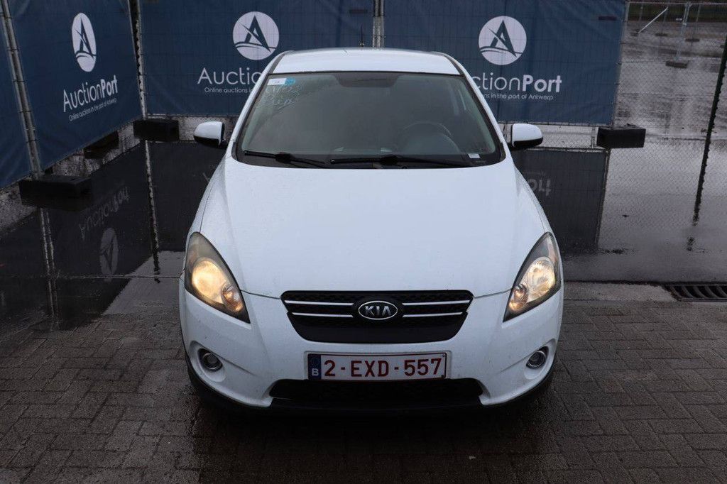 Pkw Kia Ceed Diesel 90 PS 2010 (Marge)