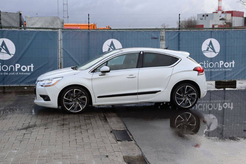 Passenger car Citroën Ds4 Diesel 136hp 2013 (Margin)