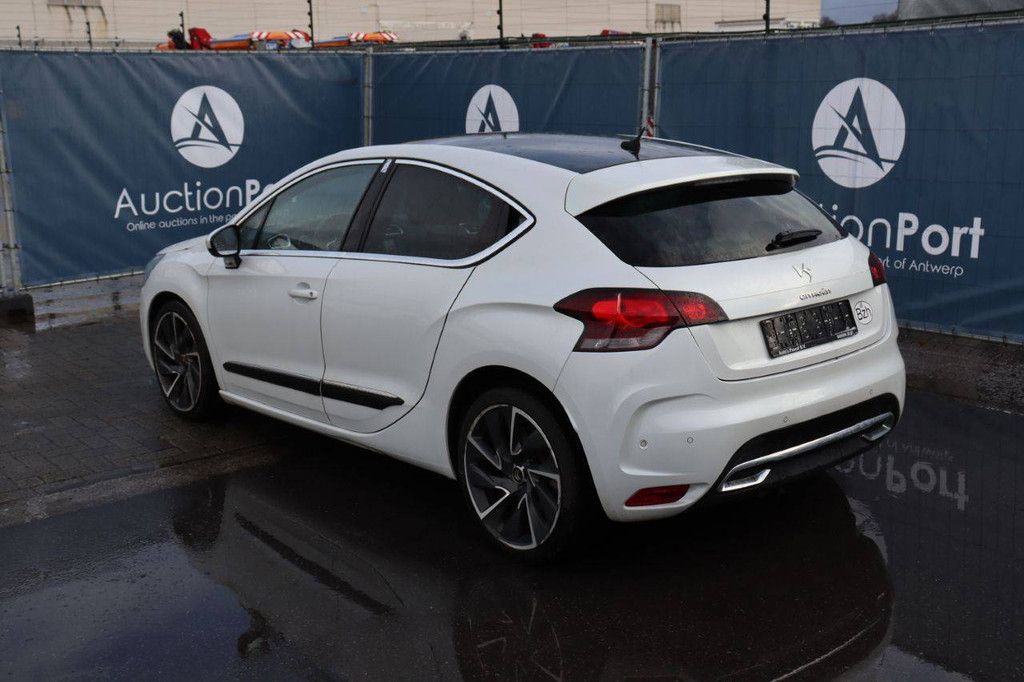 Passenger car Citroën Ds4 Diesel 136hp 2013 (Margin)