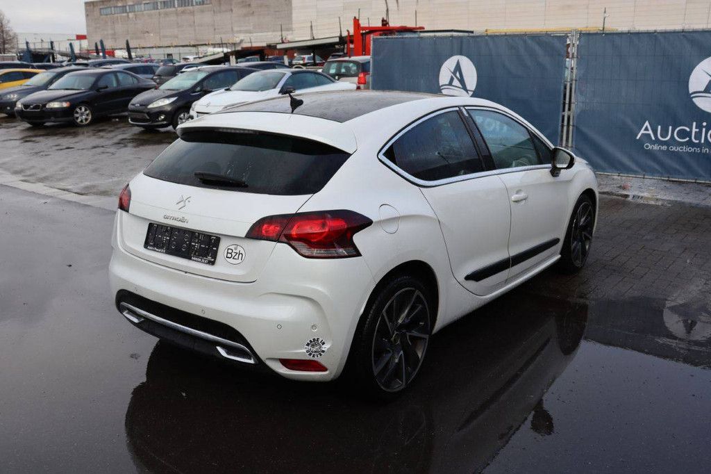 Passenger car Citroën Ds4 Diesel 136hp 2013 (Margin)