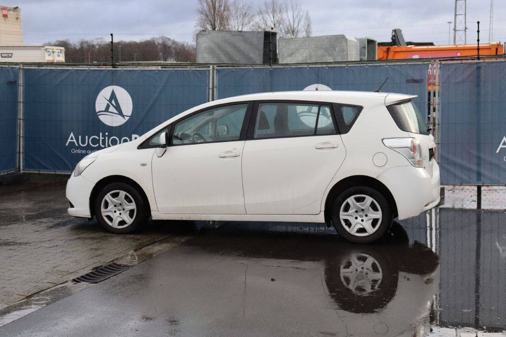 Passenger car Toyota Verso Diesel 126 hp 2011 (Margin)