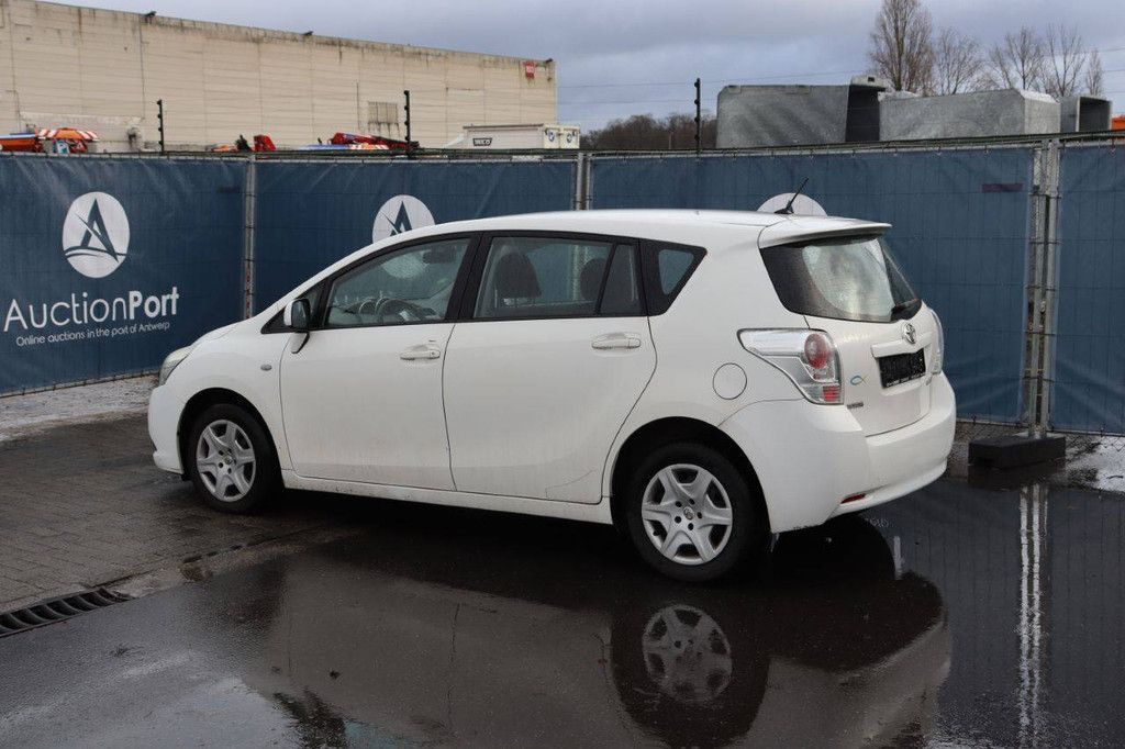 Passenger car Toyota Verso Diesel 126 hp 2011 (Margin)