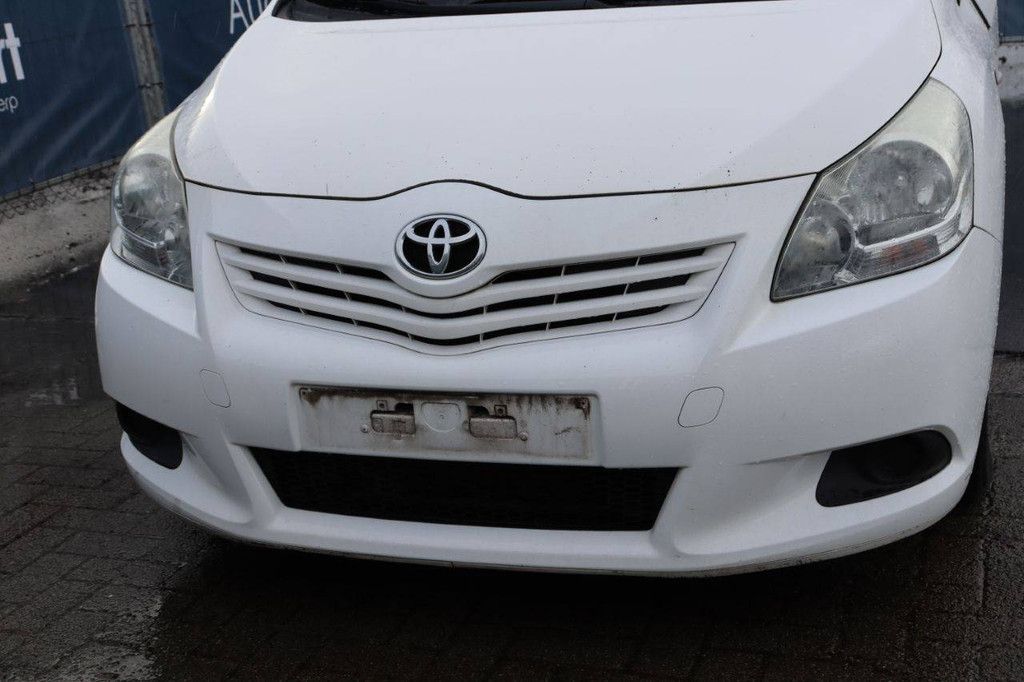Passenger car Toyota Verso Diesel 126 hp 2011 (Margin)