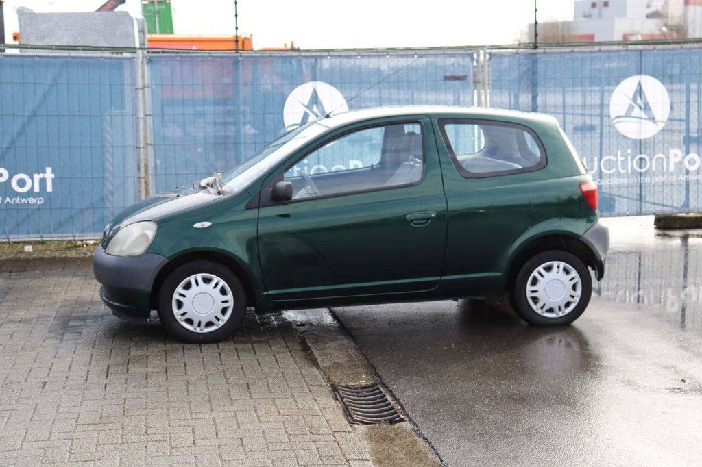 Passenger car Toyota Yaris Petrol 69 hp 2000 (Margin)