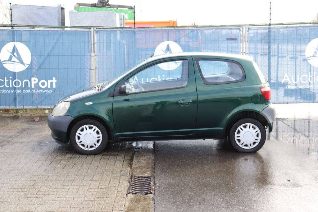 Passenger car Toyota Yaris Petrol 69 hp 2000 (Margin)