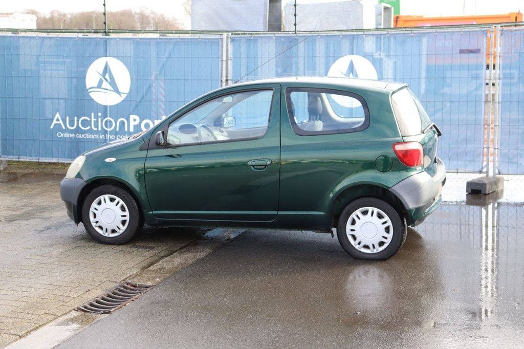 Passenger car Toyota Yaris Petrol 69 hp 2000 (Margin)