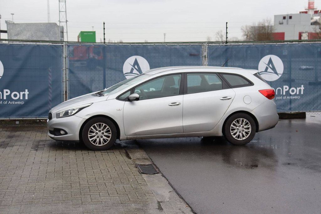 Passenger car Kia Ceed Diesel 90 hp 2013 (Margin)