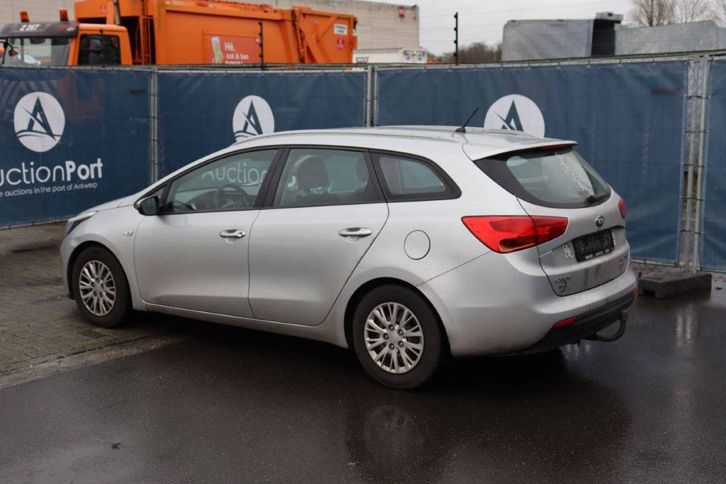 Passenger car Kia Ceed Diesel 90 hp 2013 (Margin)