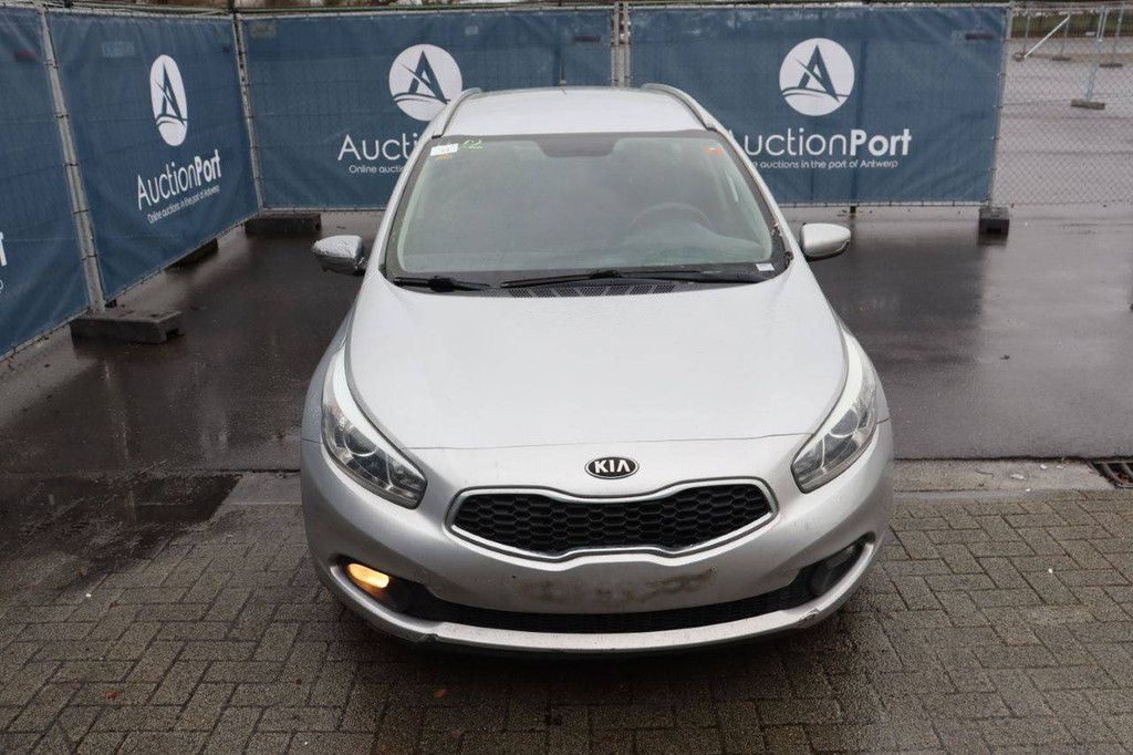 Passenger car Kia Ceed Diesel 90 hp 2013 (Margin)