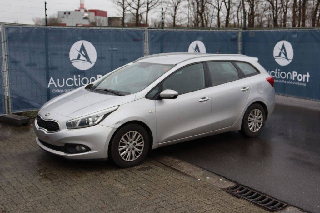 Passenger car Kia Ceed Diesel 90 hp 2013 (Margin)