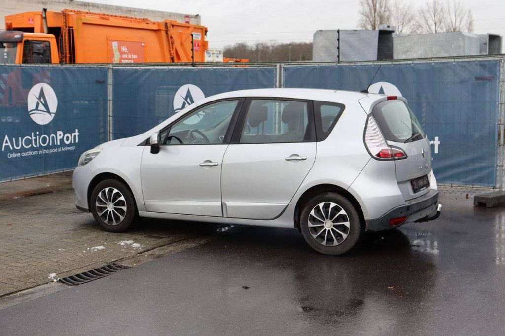 Passenger car Renault Scenic Petrol 115 hp 2013 (Margin)