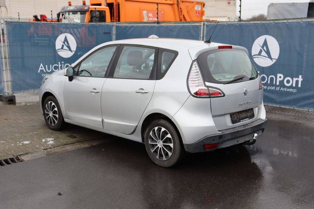 Passenger car Renault Scenic Petrol 115 hp 2013 (Margin)