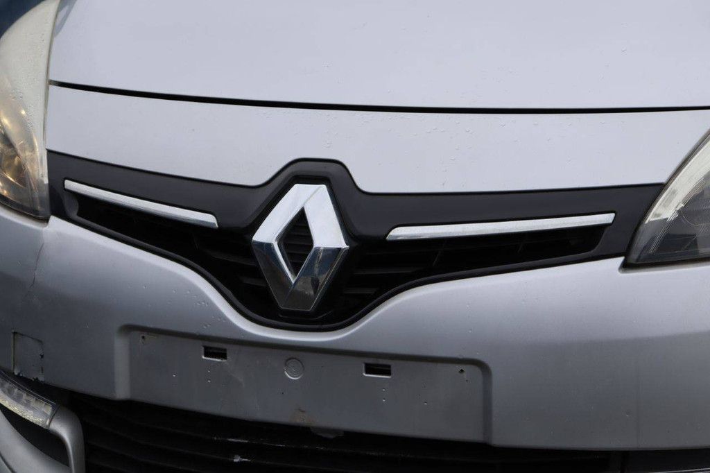 Passenger car Renault Scenic Petrol 115 hp 2013 (Margin)