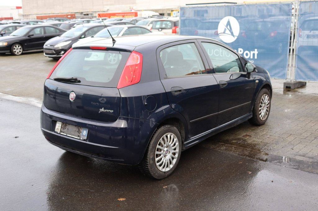 Pkw Fiat Punto Diesel 85 PS 2011 (Marge)