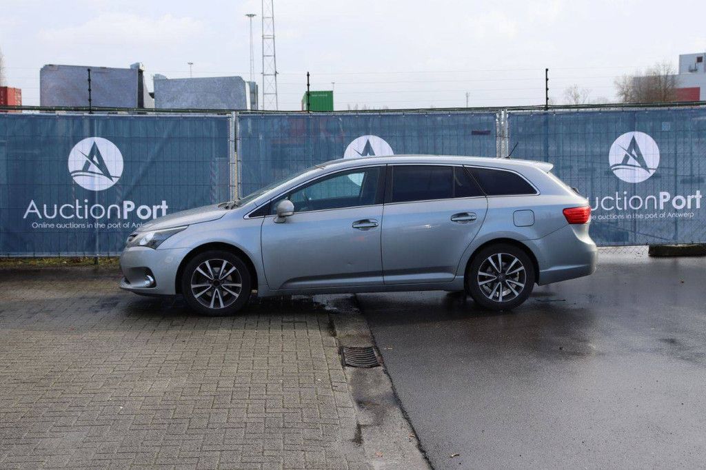 Passenger car Toyota Avensis Petrol 132 hp 2015 (Margin)