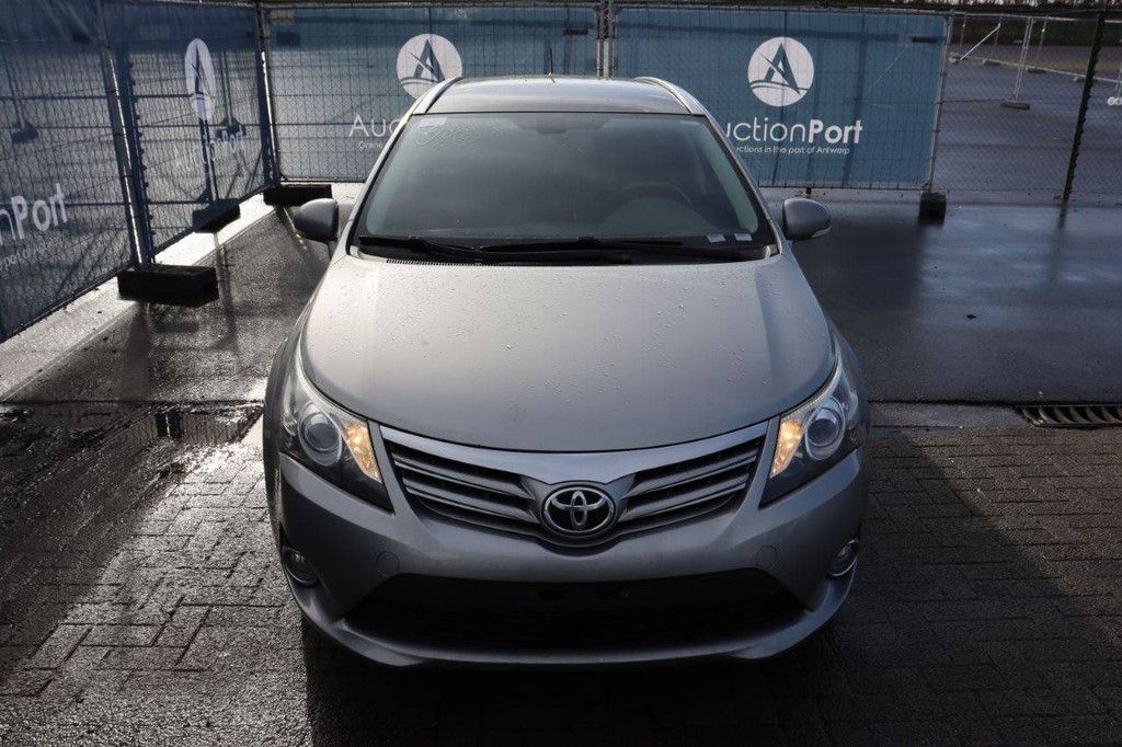Passenger car Toyota Avensis Petrol 132 hp 2015 (Margin)
