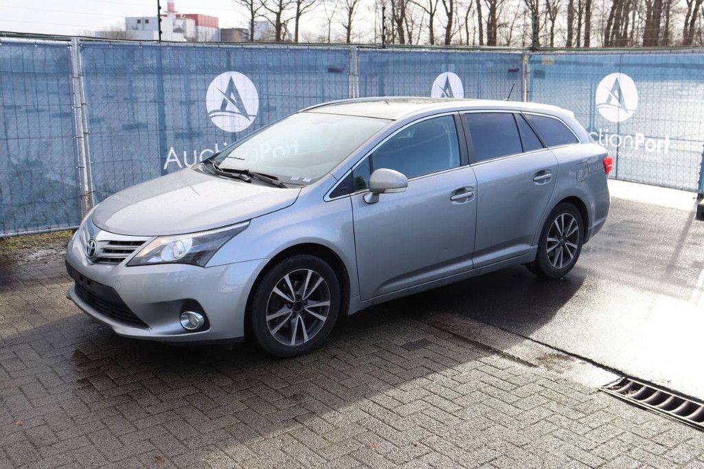 Passenger car Toyota Avensis Petrol 132 hp 2015 (Margin)