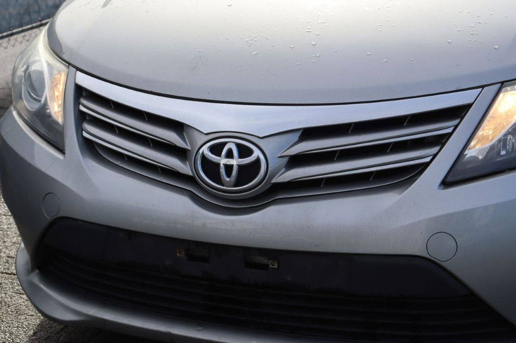 Passenger car Toyota Avensis Petrol 132 hp 2015 (Margin)