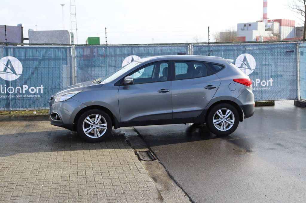 Passenger car Hyundai ix35 Petrol 136 hp 2013 (Margin)