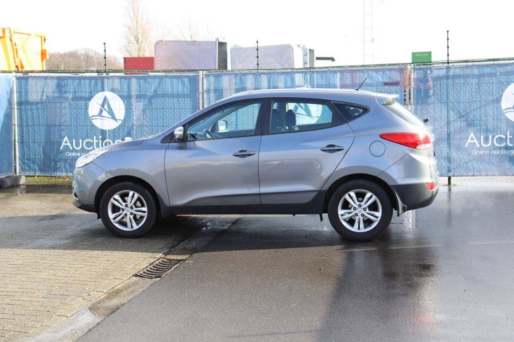Passenger car Hyundai ix35 Petrol 136 hp 2013 (Margin)