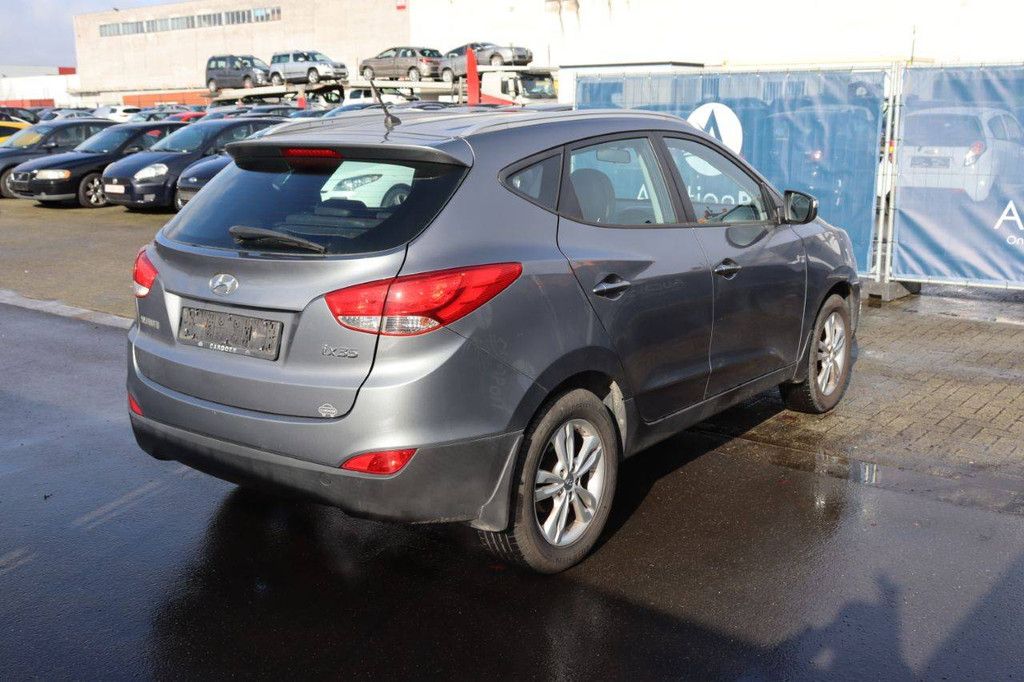Passenger car Hyundai ix35 Petrol 136 hp 2013 (Margin)