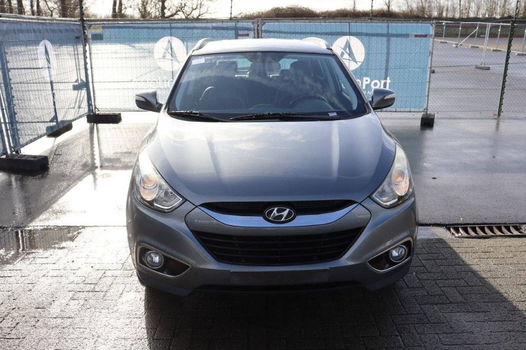 Passenger car Hyundai ix35 Petrol 136 hp 2013 (Margin)