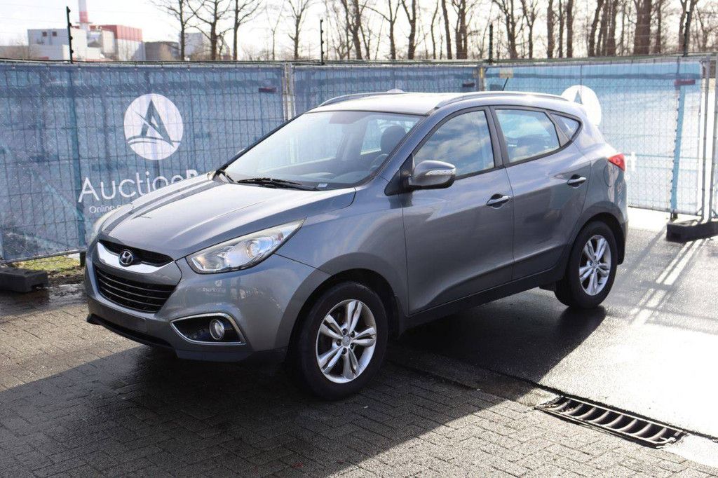Passenger car Hyundai ix35 Petrol 136 hp 2013 (Margin)