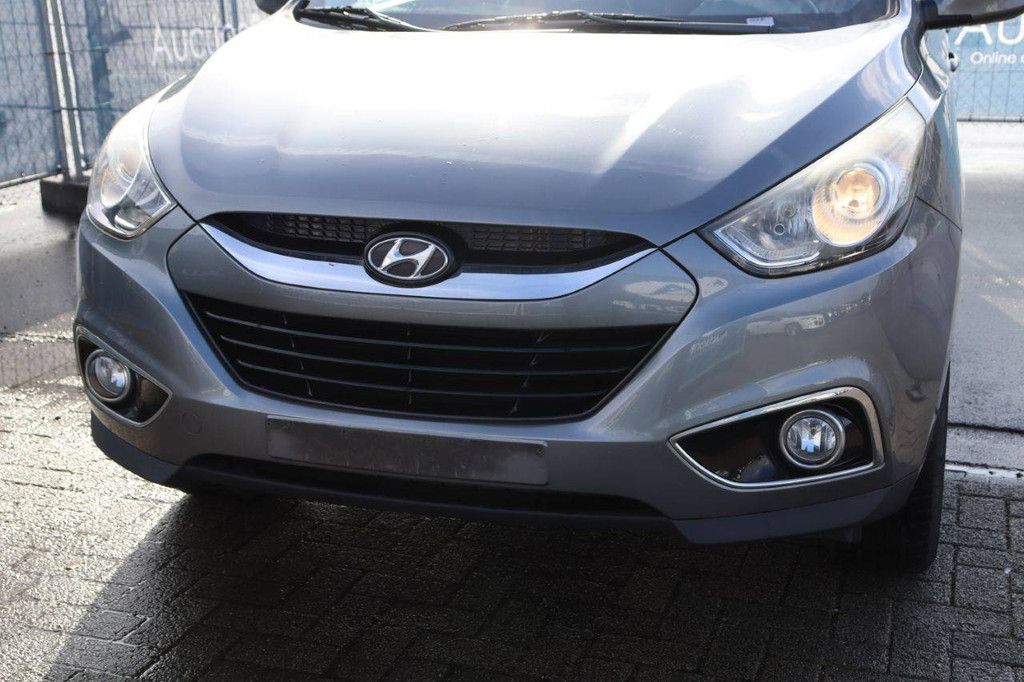 Passenger car Hyundai ix35 Petrol 136 hp 2013 (Margin)