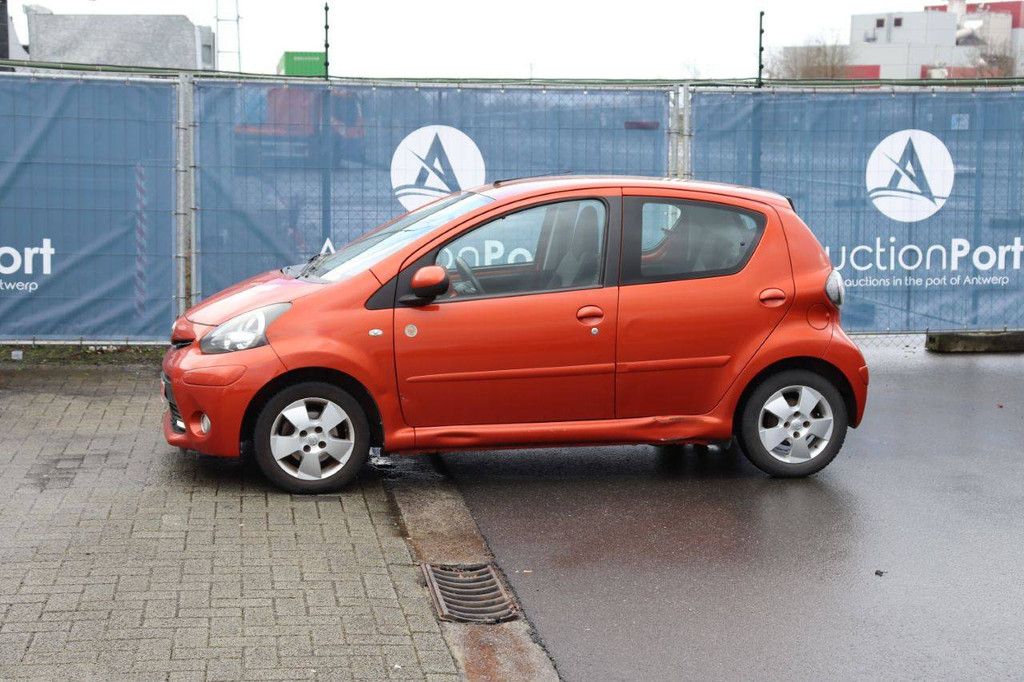 Passenger car Toyota Aygo Petrol 68 hp 2012 (Margin)
