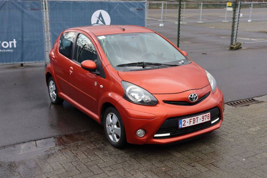 Passenger car Toyota Aygo Petrol 68 hp 2012 (Margin)