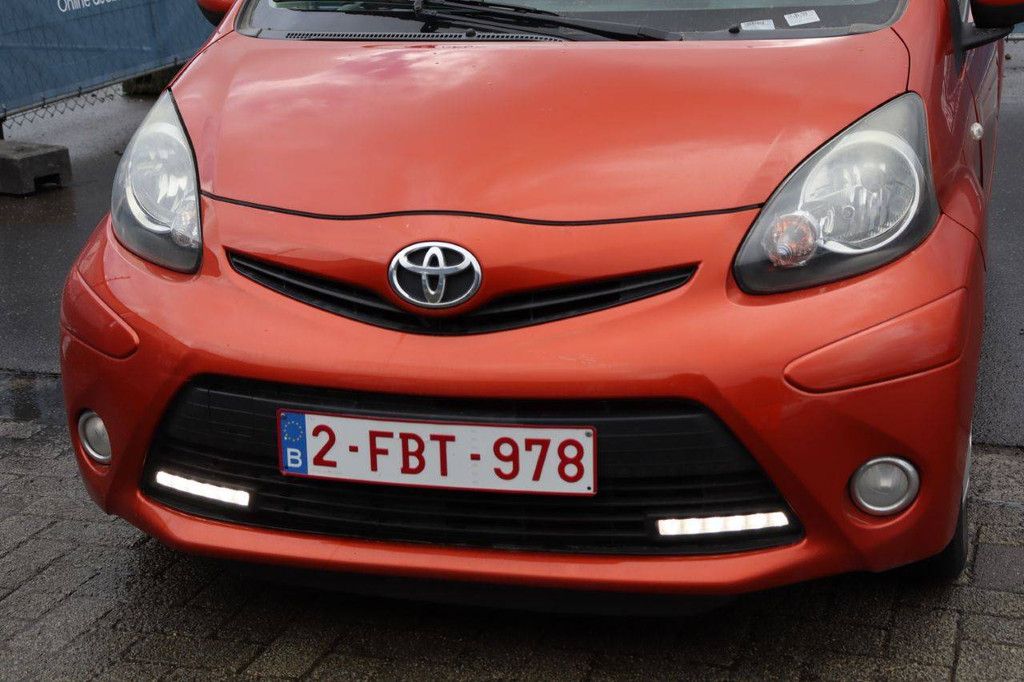 Passenger car Toyota Aygo Petrol 68 hp 2012 (Margin)