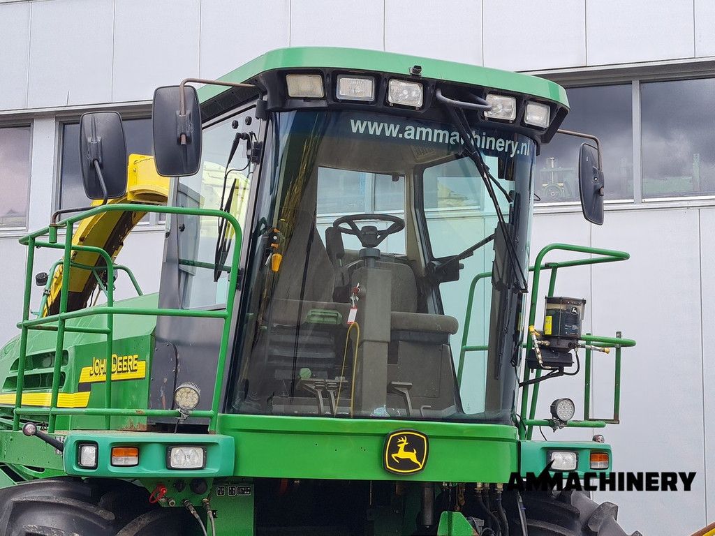 John Deere 7400
