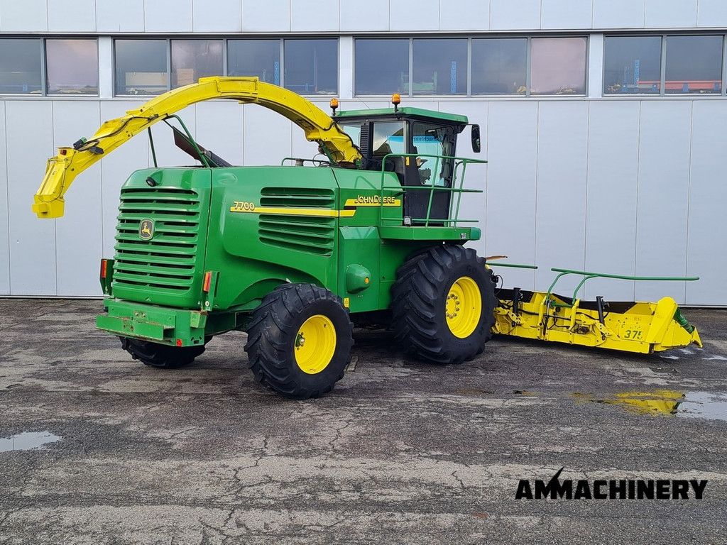 John Deere 7700 including Kemper 375