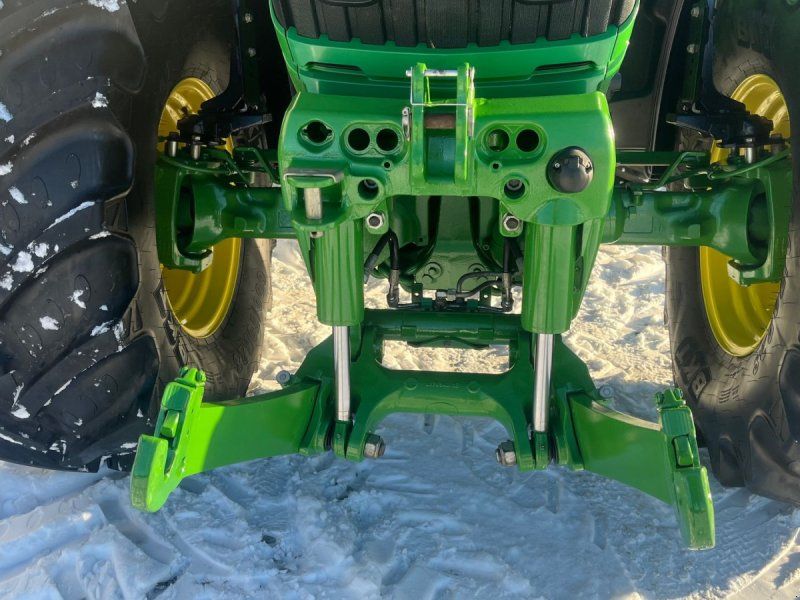 John Deere 6215R Med frontlift