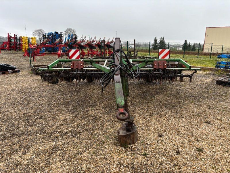 Gourdin Saulnieres Porte-outils semi-porté 4m