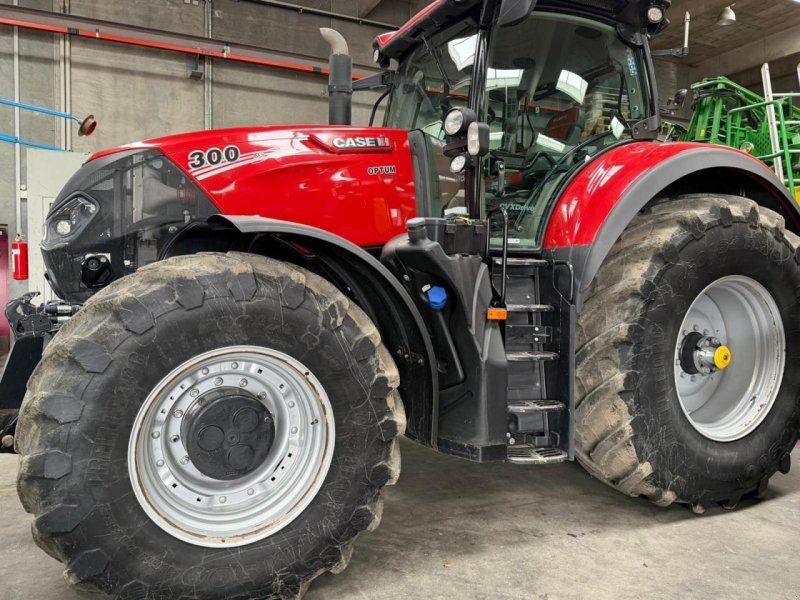 Case IH OPTUM 300 CVX