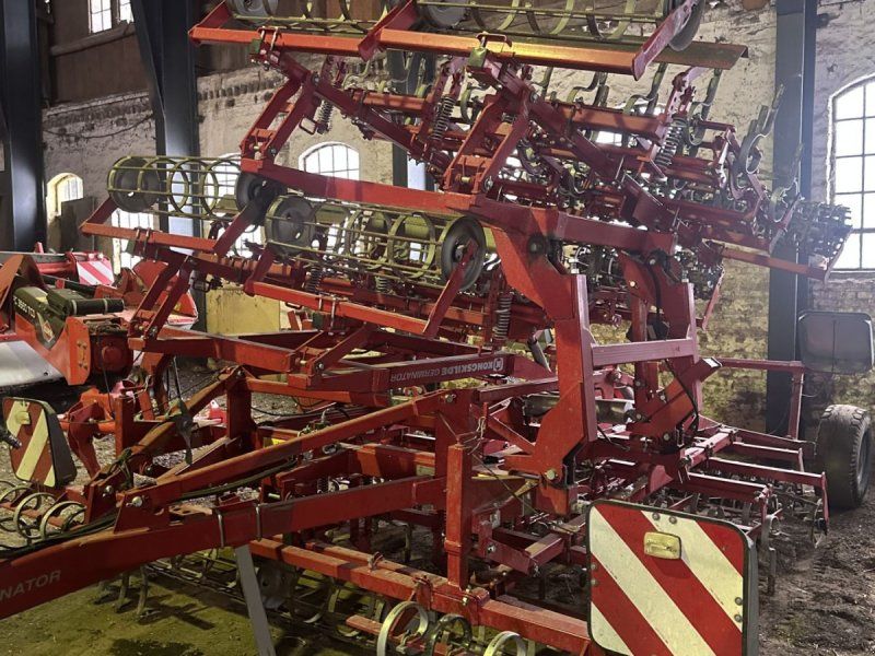 Kongskilde 7 meter germinator med CROSKILL tromle bagerst. Velnet til roe