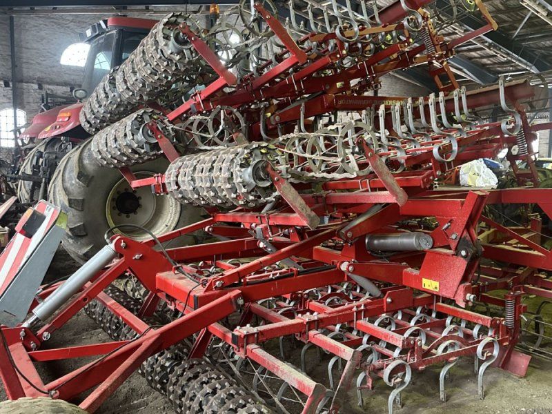 Kongskilde 7 meter germinator med CROSKILL tromle bagerst. Velnet til roe