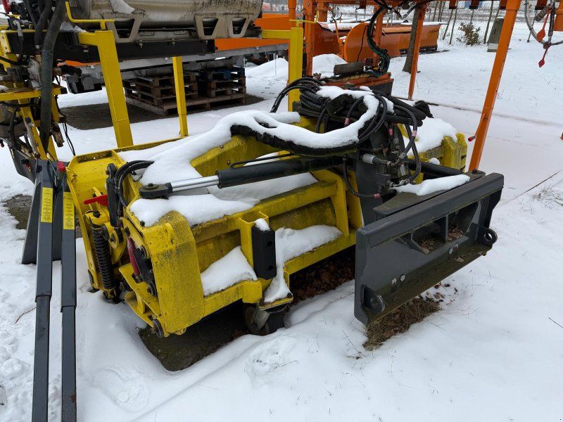 Multihog Kombi   Kehrwalze